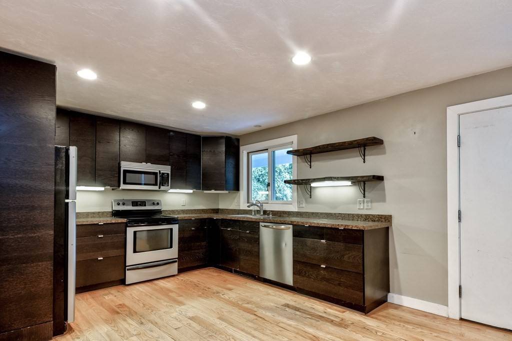 Hopkinton, MA 01748,6 Angels Way