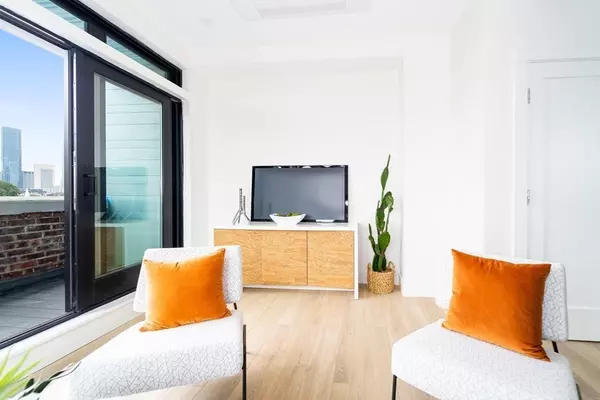 Boston, MA 02118,1950 Washington St #5A