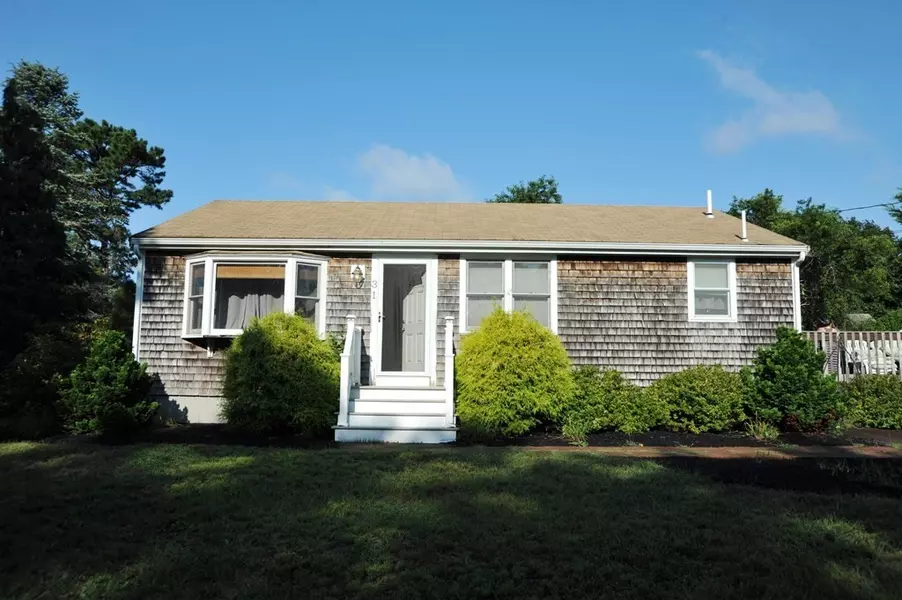 31 Meadowlark Dr, Wareham, MA 02571