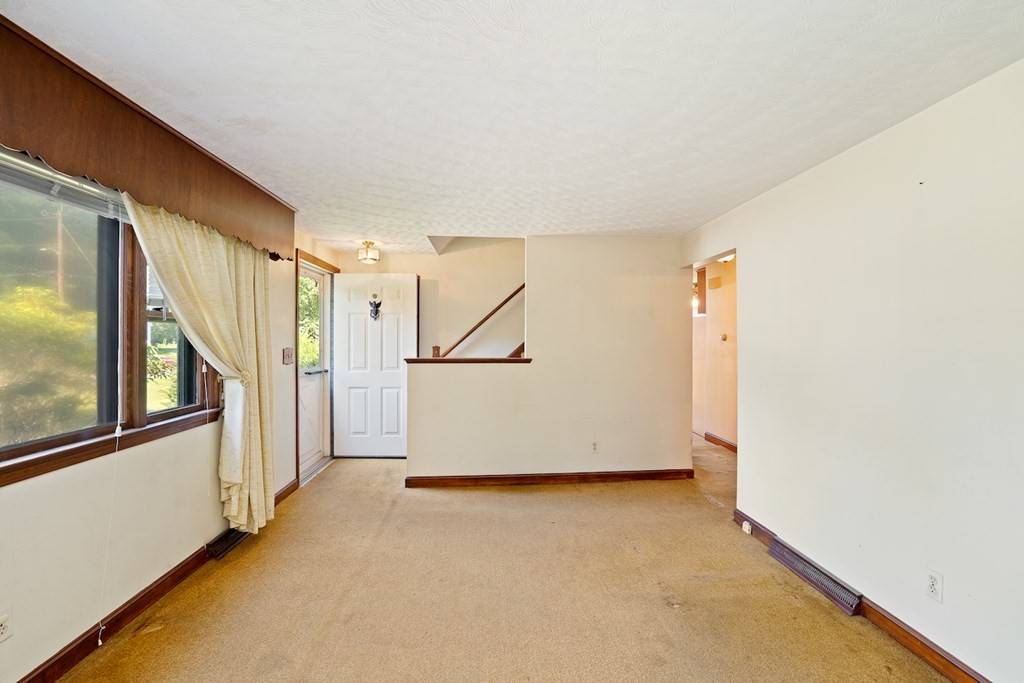 Bellingham, MA 02019,14 Steven Rd