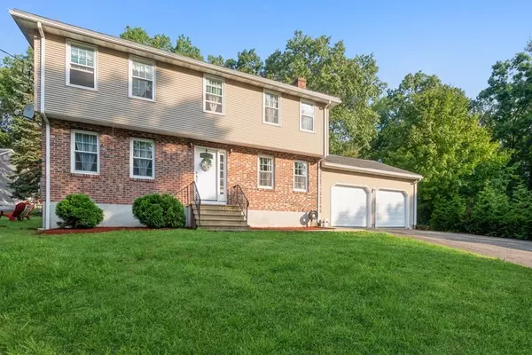 Webster, MA 01570,17 Douglas