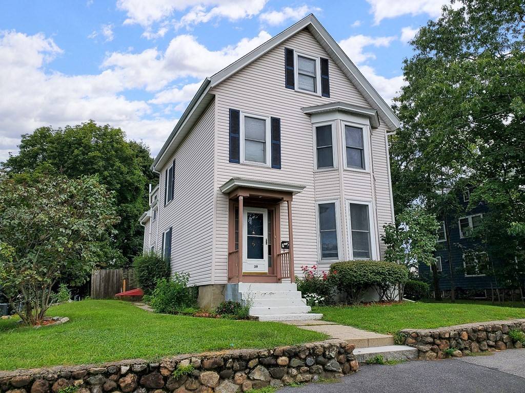 39 Chestnut St, Woburn, MA 01801