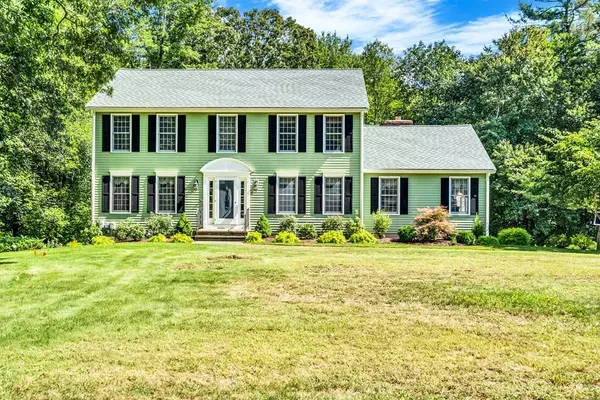 5 Ledgestone Dr, Hopkinton, MA 01748
