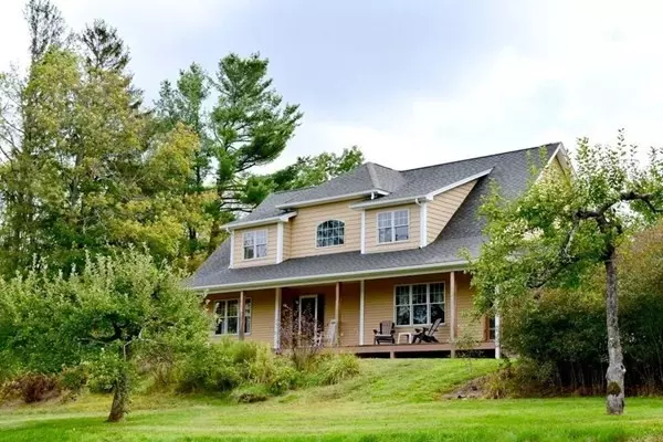 28 E Hill Rd, Brimfield, MA 01010