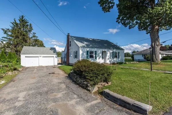 53 Hillside Rd, Lincoln, RI 02865