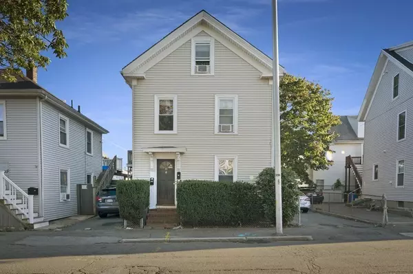 38 W Dane St, Beverly, MA 01915