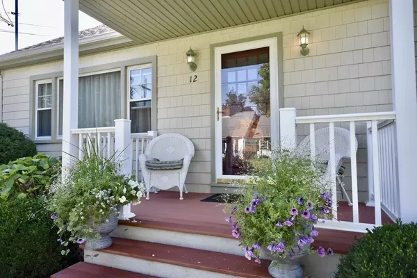 Acushnet, MA 02743,12 Oliveira Ave