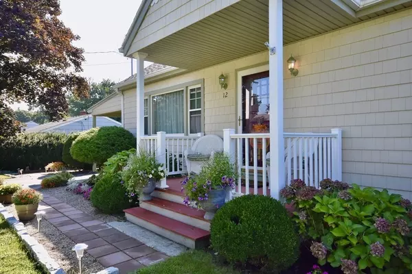 Acushnet, MA 02743,12 Oliveira Ave