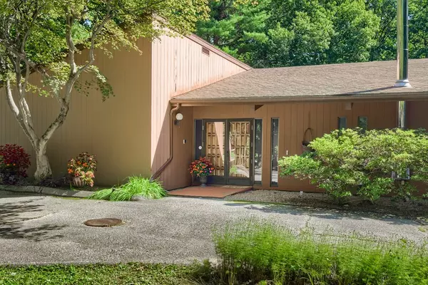 Paxton, MA 01612,18 Old Lantern Cir