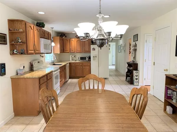Spencer, MA 01562,17 Debbie Dr