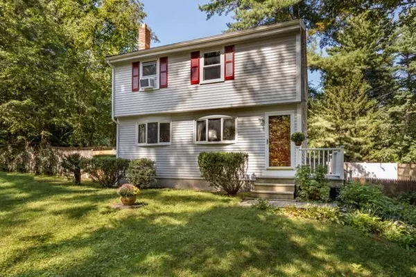 38 West St, Hanson, MA 02341