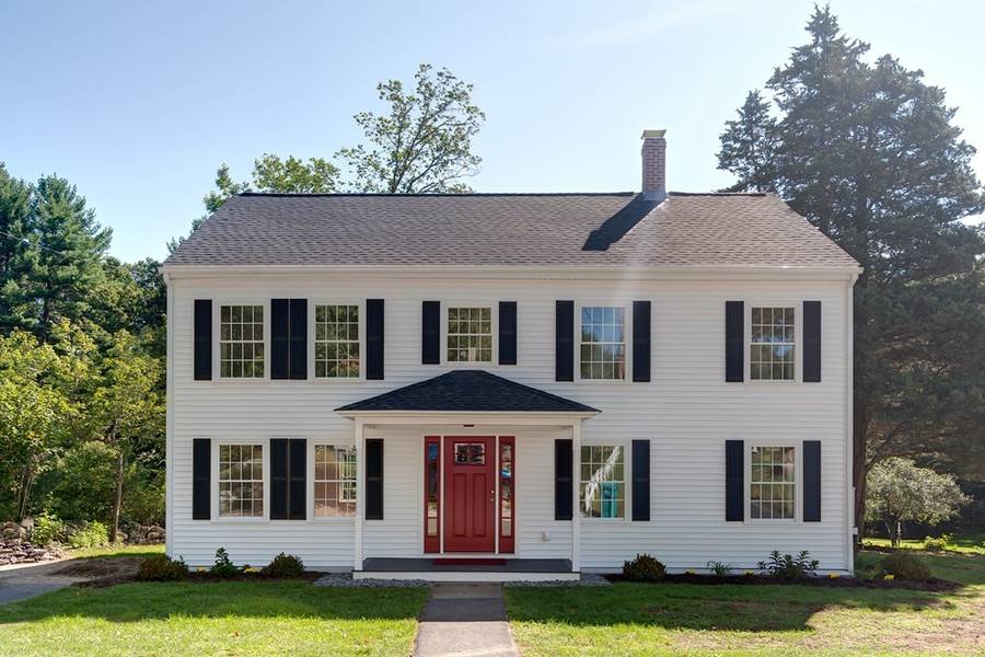 26 Brooks St, Upton, MA 01568