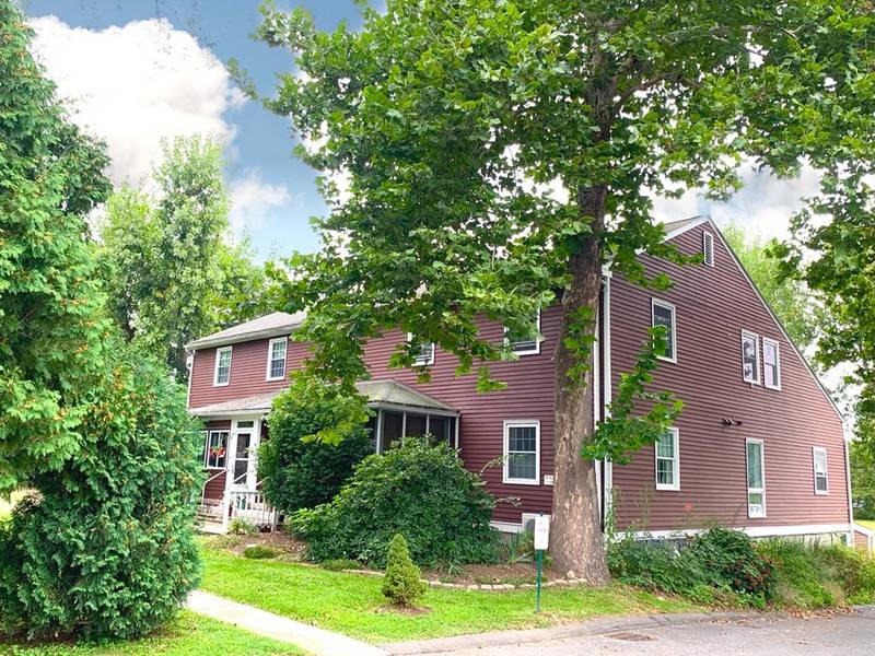 62 Main St #6-2, Hatfield, MA 01038