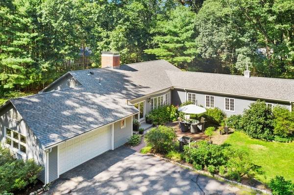 46 Woodridge Rd, Wayland, MA 01778