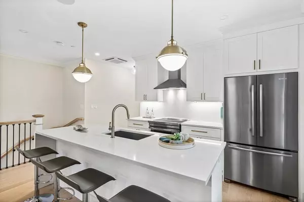 485 Ashmont St #1, Boston, MA 02122