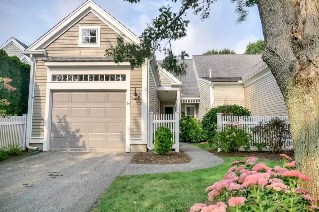 Bourne, MA 02532,14 Turnberry Rd #14