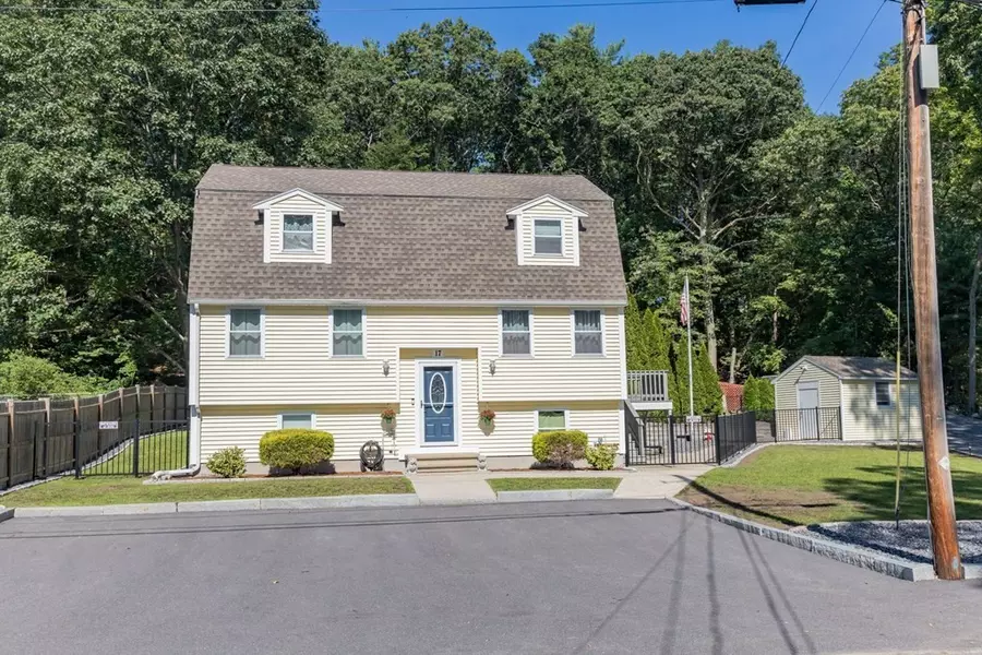 17 Thoreau St, Billerica, MA 01862