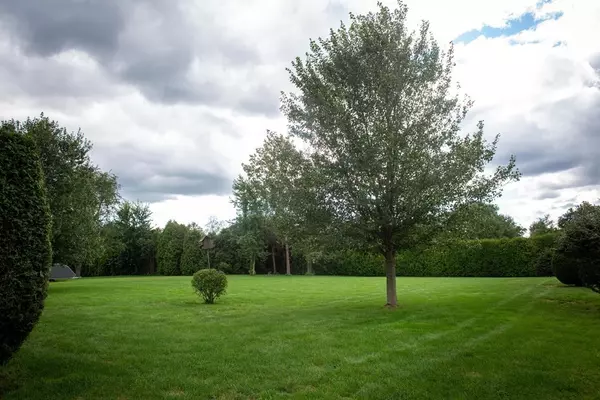 Agawam, MA 01001,589 River Road