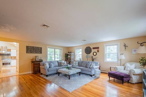 Lynnfield, MA 01940,12 Longbow Rd