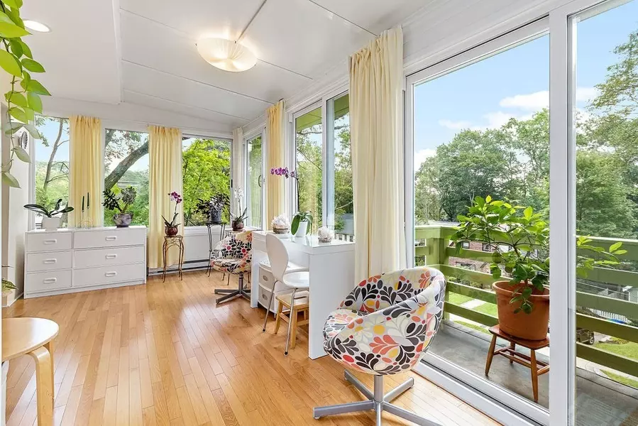 45 Alexander Rd, Newton, MA 02461