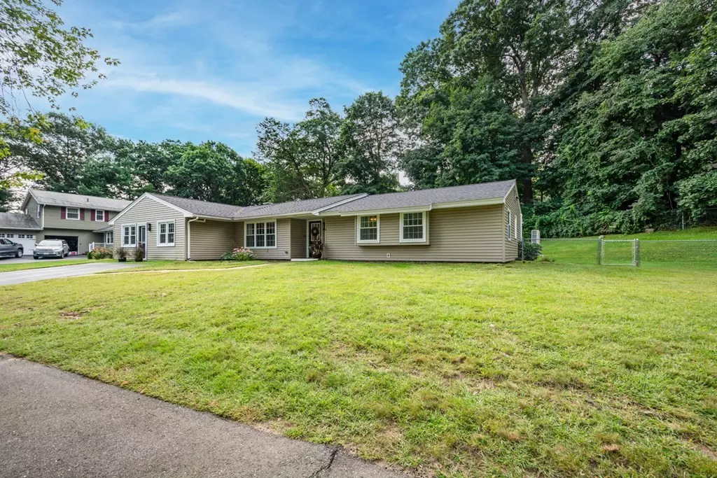 Peabody, MA 01960,4 Anzio Cir