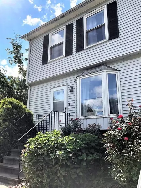 2 Bartlett Ave #1, Haverhill, MA 01830