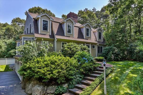 29 Wolf Hill Rd, Sandwich, MA 02537