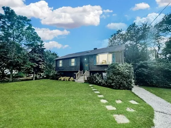 46 Margaret St, Tiverton, RI 02878