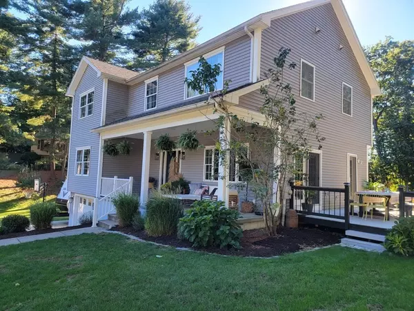 3 Holly Grape Cir, Holyoke, MA 01040