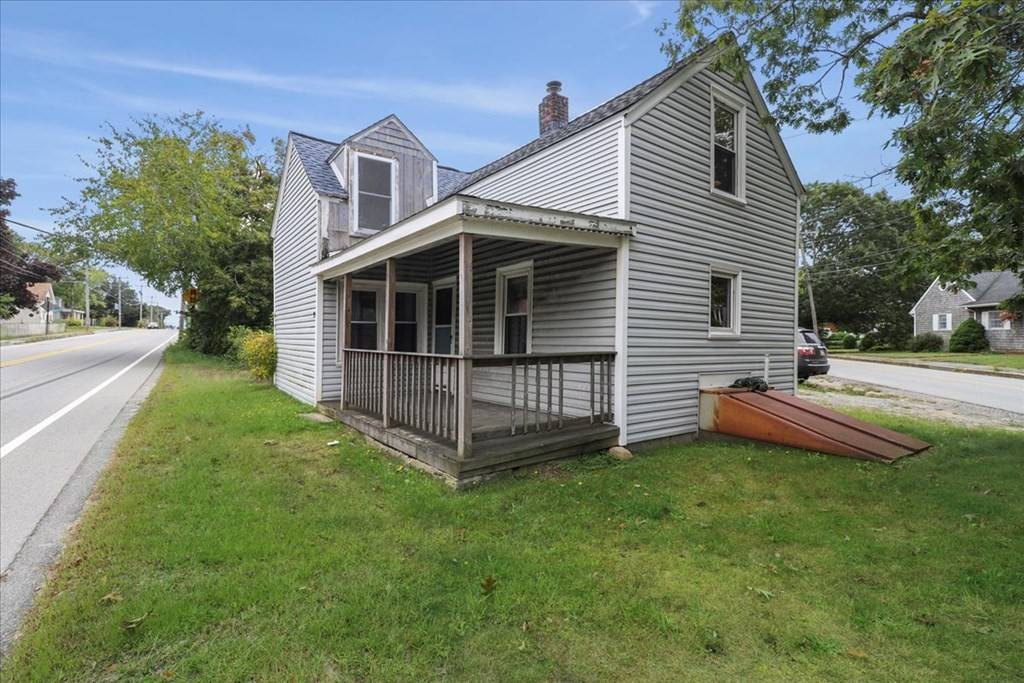 29 Sandwich Rd, Wareham, MA 02571