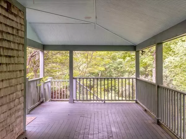 Little Compton, RI 02837,109 Amy Hart Path