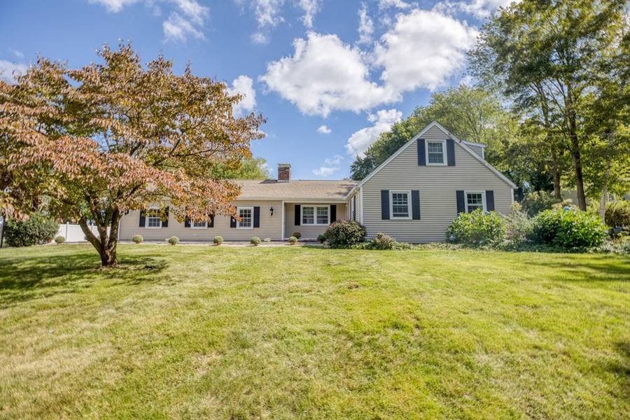 77 South St, Granby, MA 01033