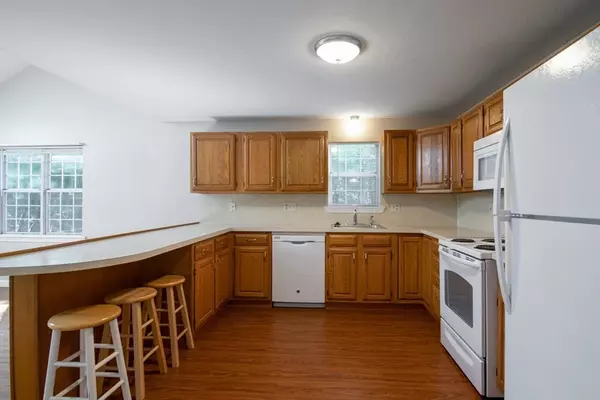 Clinton, MA 01510,905 Ridgefield Cir #D