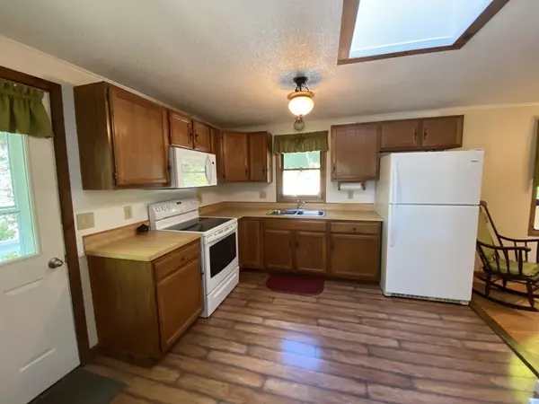 Barre, MA 01005,370 Nichols