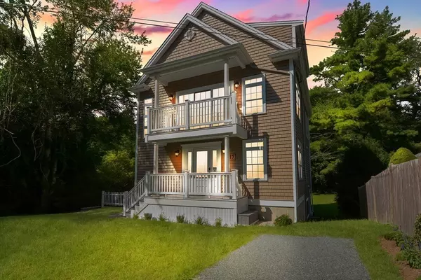 15 Canedy St, Wareham, MA 02576