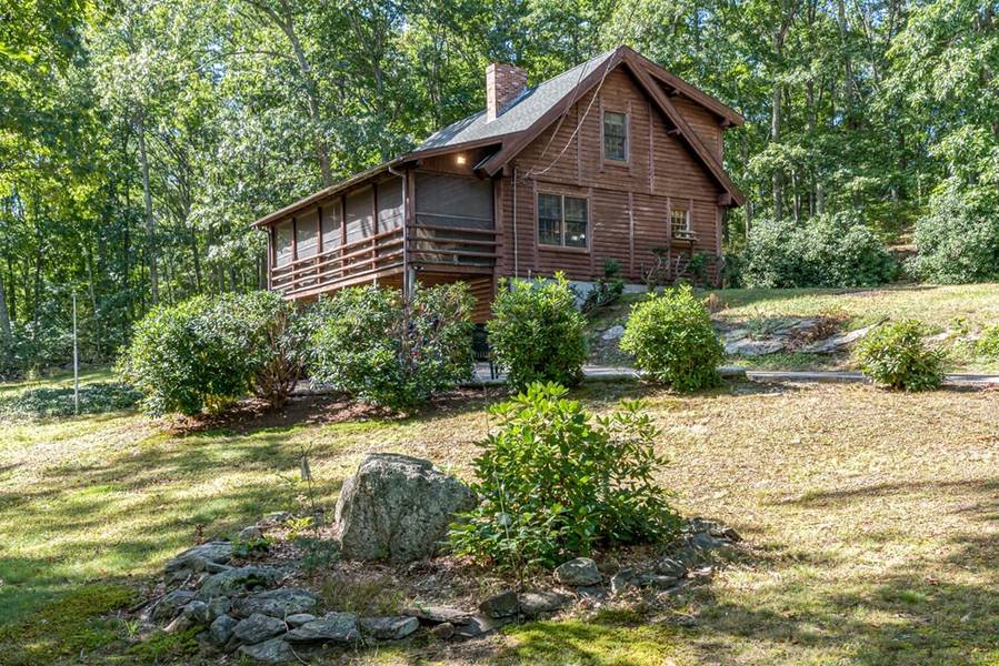 25 Smith Hanson Rd, North Brookfield, MA 01535