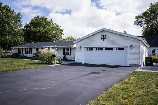 Swansea, MA 02777,52 Lazywood Ln