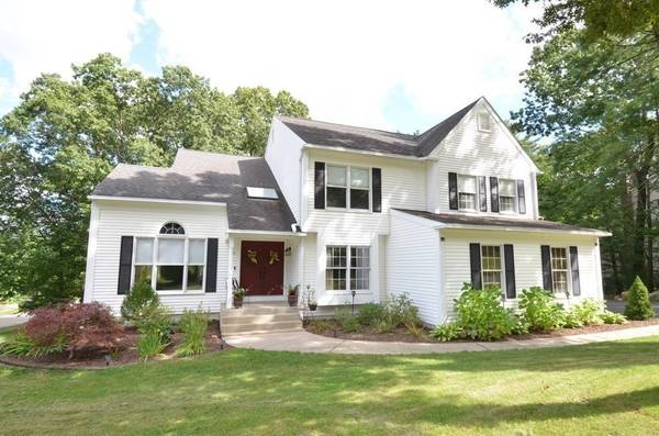 45 Dover Circle, Franklin, MA 02038