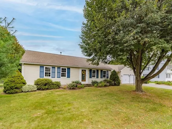 36 Hampden Lane, Agawam, MA 01001