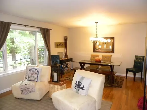 Charlton, MA 01507,11 Westview Dr