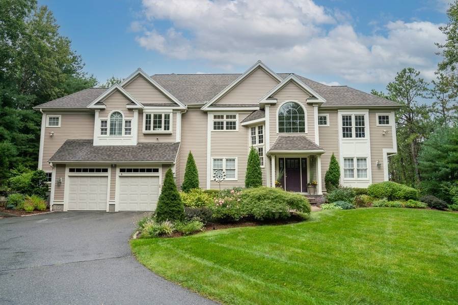 9 Skyline Circle, Canton, MA 02021