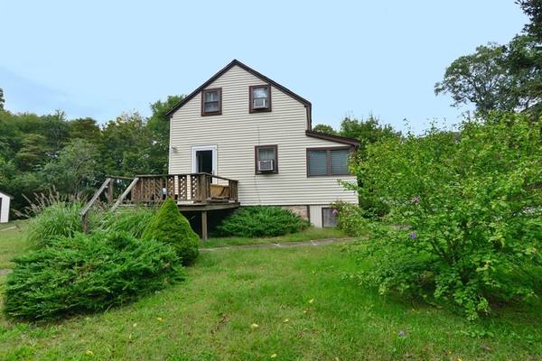 59 Main Rd, Westport, MA 02790