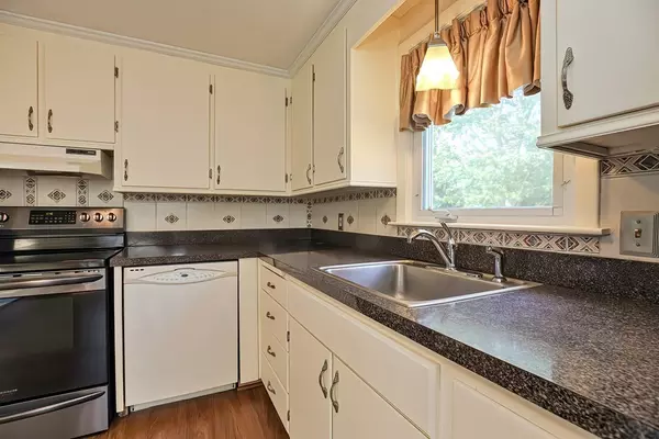 Saugus, MA 01906,7 Fabens St