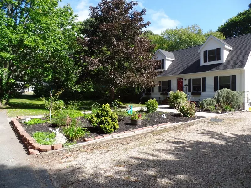 2 Shade Tree Lane, Acushnet, MA 02743