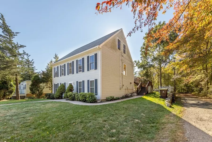 41 County St, Acushnet, MA 02743