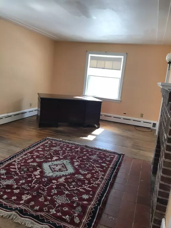 Douglas, MA 01516,29 Mumford