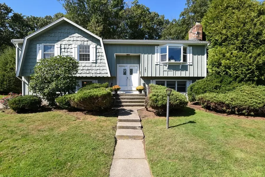 101 Standish Rd, Needham, MA 02492