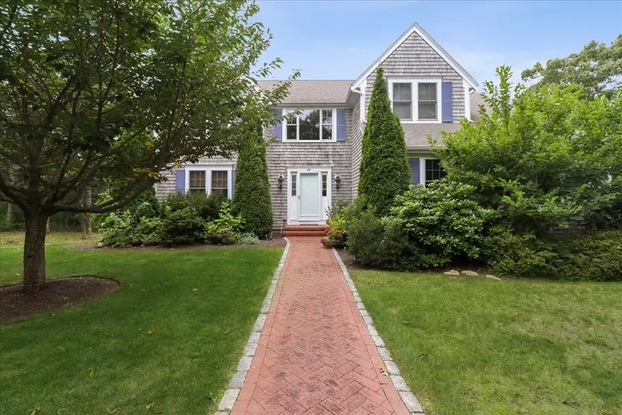 44 Cranberry Run, Falmouth, MA 02536