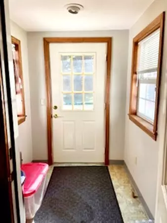 Charlton, MA 01507,185 Stafford St