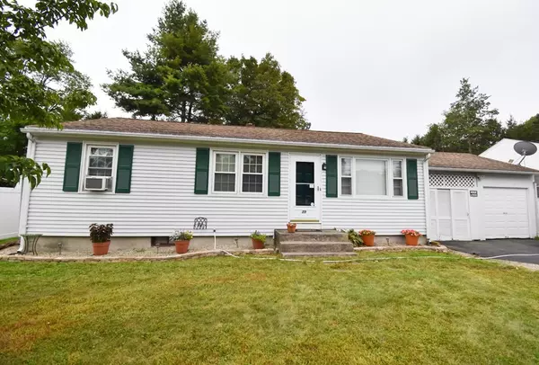 39 Gardens Dr, Springfield, MA 01119